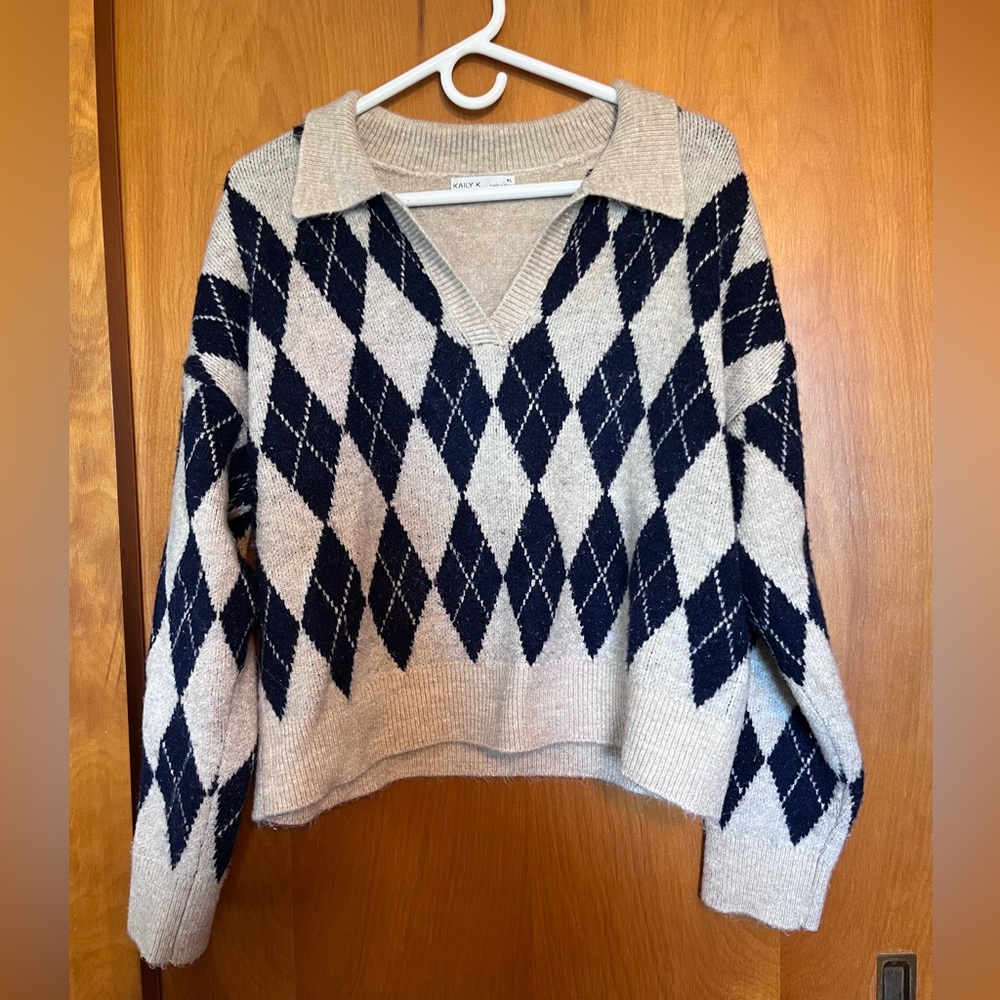 Kaily K Beige and Navy Argyle V-Neck Sweater Sz XL